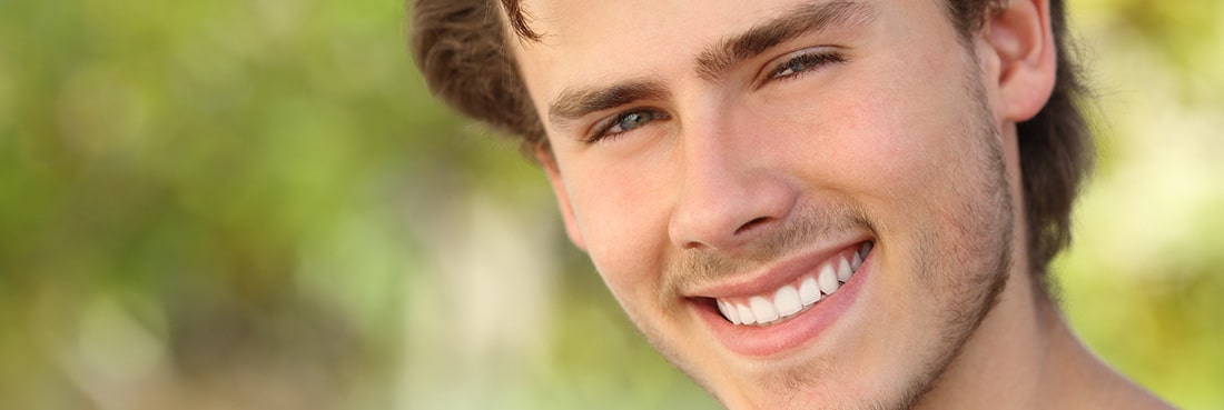 cosmetic-dentist-college-age